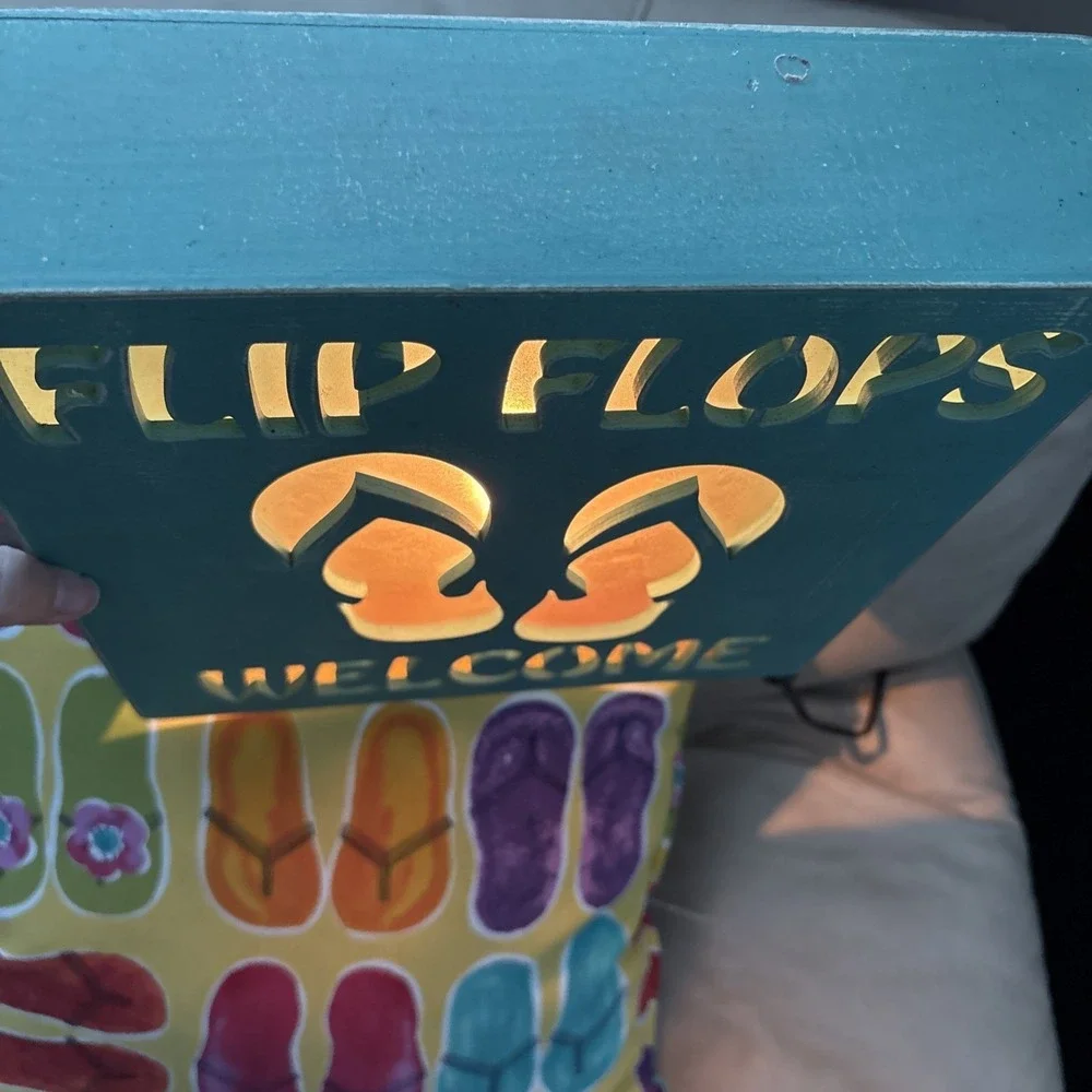 Flip-flops welcome light up sign and Flip-flops Pillow